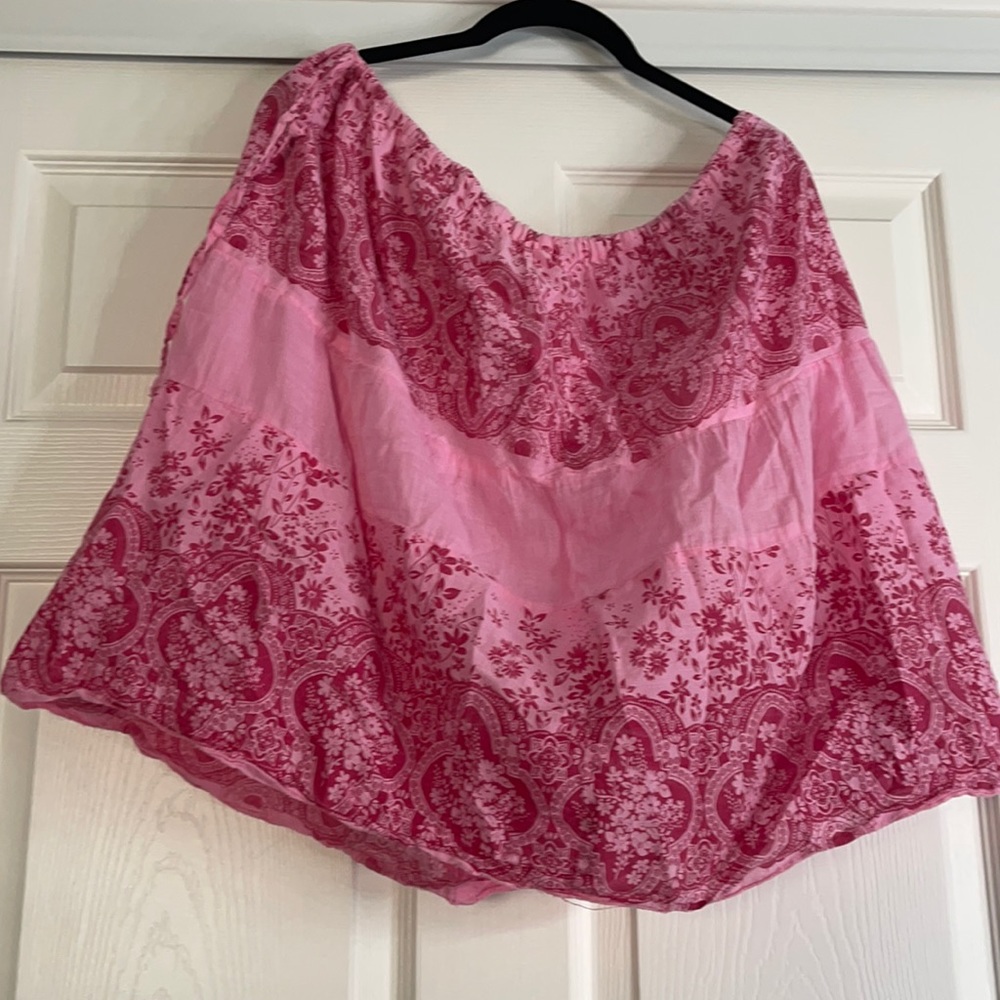 pink skirt